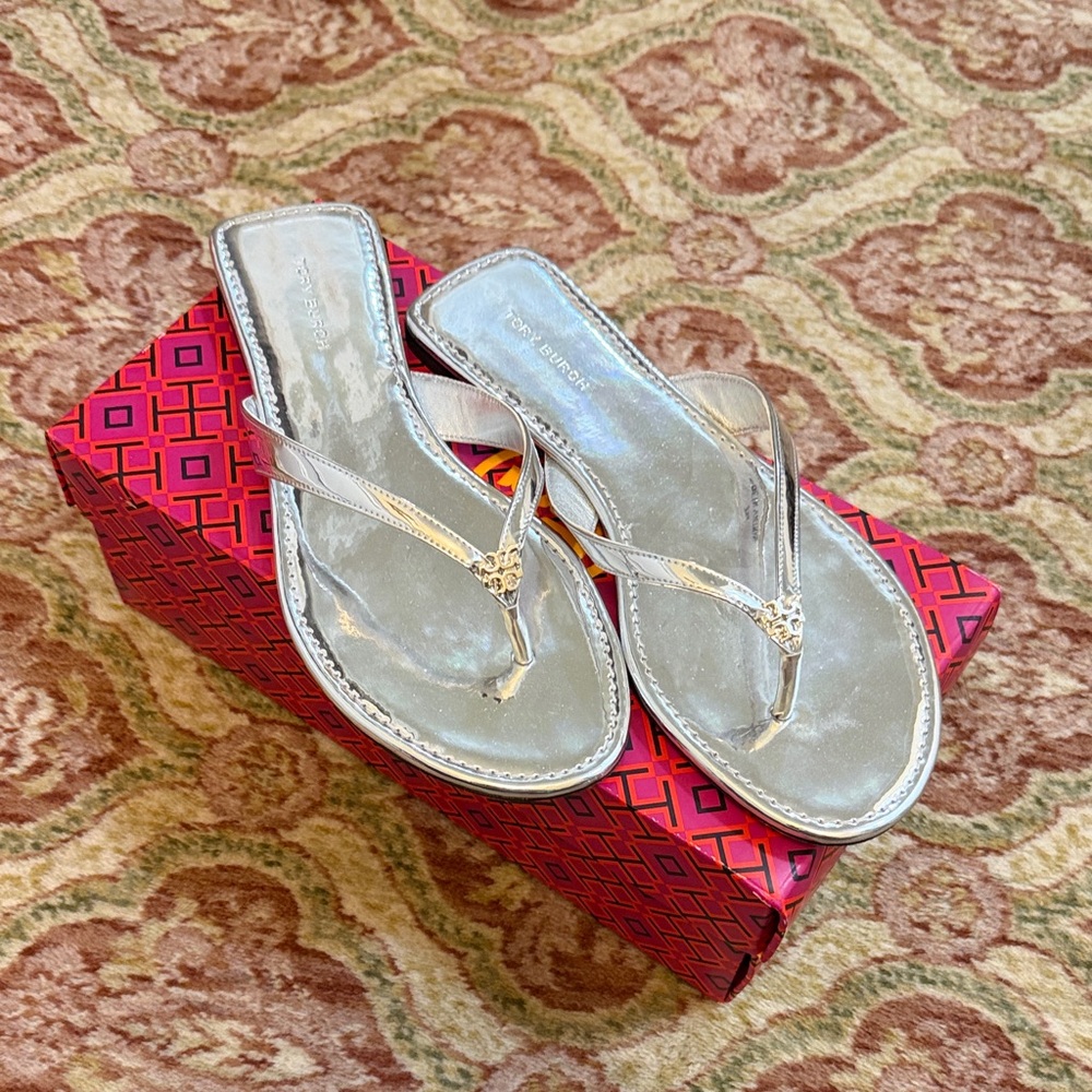 Tory Burch classic flip flop metallic  Silver size 7